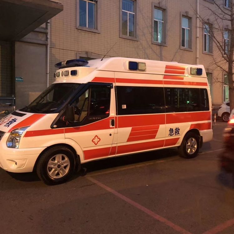 龙凤夜间租赁救护车护送病人转院：安全转运的 8 大核心注意事项